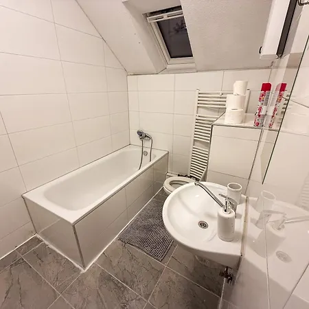 Monteurwohnung 4 Schlafzimmer Apartmán Essen