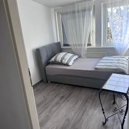 Monteurwohnung 4 Schlafzimmer Appartement *