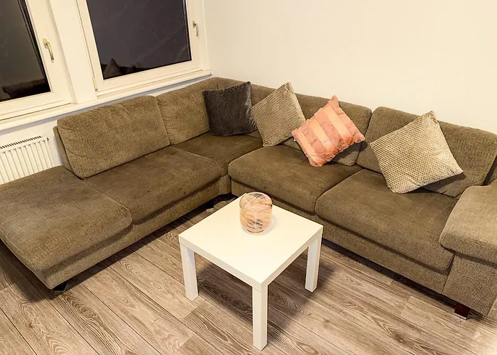 Monteurwohnung 4 Schlafzimmer 公寓