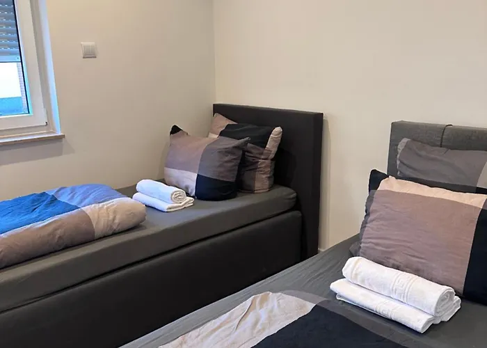 Apartment Monteurwohnung 4 Schlafzimmer *